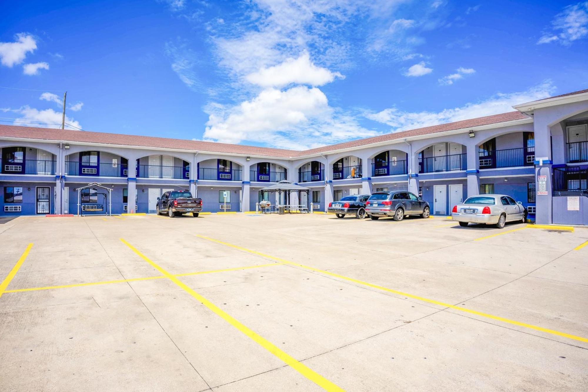High Five Inn By Oyo Killeen Exterior photo